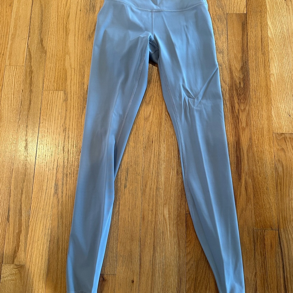 Lululemon chambray size 4 wunder under leggings like new